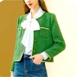 Brand new green beautiful jacket got but kind of small on me